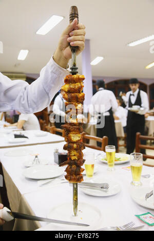Churrasco brésilien dans un restaurant Banque D'Images