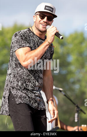 Eau Claire, Wisconsin, USA. 23 juillet, 2015. La chanteuse de country SAM HUNT réalise en direct sur la confiture Pays USA music festival à Eau Claire, Wisconsin Crédit : ZUMA Press, Inc./Alamy Live News Banque D'Images