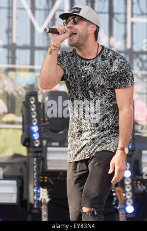 Eau Claire, Wisconsin, USA. 23 juillet, 2015. La chanteuse de country SAM HUNT réalise en direct sur la confiture Pays USA music festival à Eau Claire, Wisconsin Crédit : ZUMA Press, Inc./Alamy Live News Banque D'Images