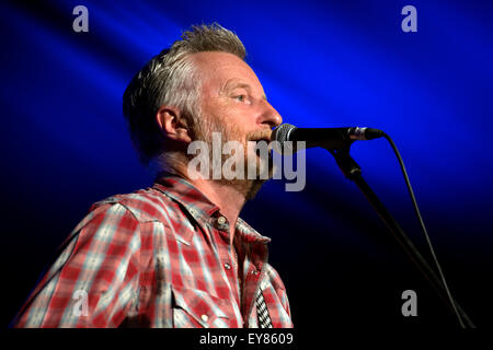 Warwick, Warwickshire, Royaume-Uni. 23 juillet, 2015. Titre Billy Bragg joue sur la loi sur la soirée d'ouverture de l'hôtel Warwick Folk Festival. Le festival se déroule sur quatre jours fin sur le dimanche 26 juillet. Crédit : Colin Underhill/Alamy Live News Banque D'Images