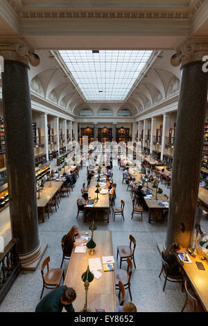 Grande salle de lecture de la bibliothèque universitaire, Université de Vienne, Ringstraße, Vienne, Autriche Banque D'Images