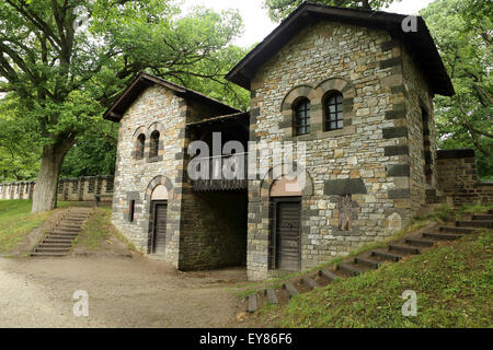 La porte arrière du fort romain reconstruit à Saalburg près de Bad Homburg, Allemagne. Banque D'Images