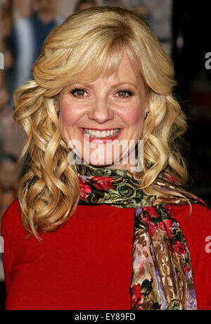 Bonnie Hunt assiste à la première mondiale de "moins cher à la douzaine 2" tenu à la Mann Theatres à Westwood Village. Banque D'Images