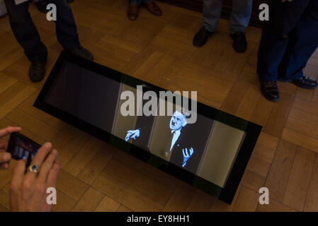 Une photo numérique d'Adolf Hitler à l'Siegfried-Wagner-Haus de Bayreuth, Allemagne, 24 juillet 2015. Le Musée Richard Wagner à Bayreuth s repoen après d'importantes rénovations, le 26 juillet 2015. PHOTO : NICOLAS ARMER/DPA Banque D'Images