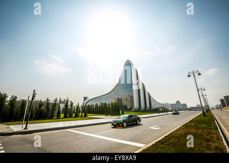 Baku, Azerbaïdjan. 06Th Mar, 2015. Une vue générale de la Fondation Heydar Aliyev Centre Culturel. © Aziz Karimov/Pacific Press/Alamy Live News Banque D'Images