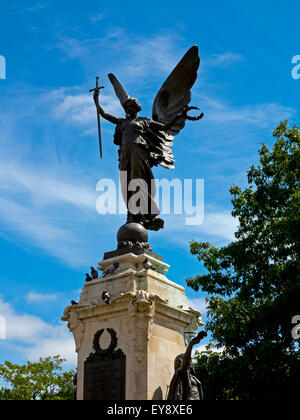 Burton on Trent War Memorial Staffordshire England UK Conçu par Henry Charles Fehr et achevé en 1922 Banque D'Images