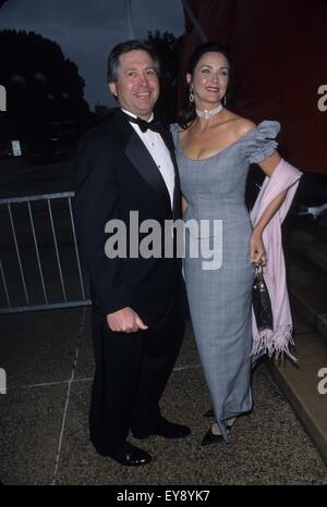 LYNDA CARTER avec son mari à l'Alma Awards Pasadena Ca. 1999.k15283fb. (Crédit Image : © Barrett Fitzroy/Globe Photos via Zuma Zuma via fil Wire) Banque D'Images