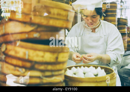 Cuisine chinoise de Shanghai dumpling soupe à faire. Banque D'Images