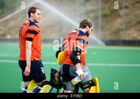 Prague, République tchèque - Le 24 juillet 2015. EuroHockey Championships II match de demi-finale entre l'Autriche et de l'Écosse. 1 CACHIA James (GK), 31 SOMMERVILLE Gavin (GK) Crédit : Petr Toman/Alamy Live News Banque D'Images