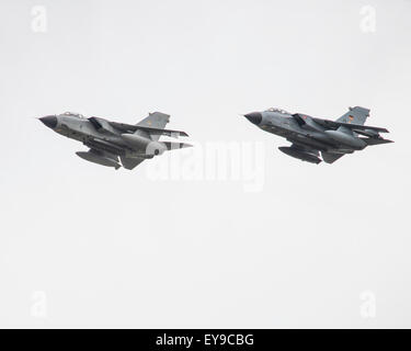 Deux des jets de Panavia Tornado Tornado trinational de l'Institut de formation à l'air show 2015 RIAT Banque D'Images