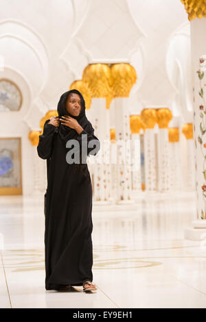 Une femme en hijab Banque D'Images