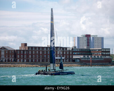 Artemis équipe Suède hydroglisseur dans le port de Portsmouth Banque D'Images