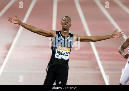 Londres, Royaume-Uni. 24 juillet, 2015. Zharnel HUGHES, 200m masculin, Diamond League jeux anniversaire Sainsbury's, Queen Elizabeth Olympic Park, Stratford, London, UK. Crédit : Simon Balson/Alamy Live News Banque D'Images