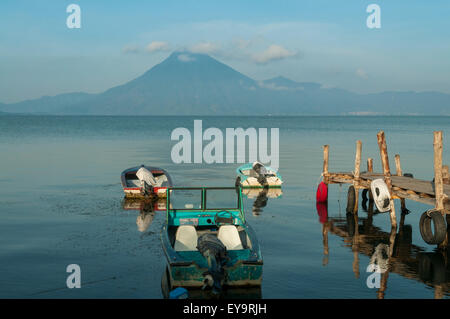 Volcan San Pedro de Lac Atitlan, Guatemala Banque D'Images