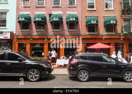 IL CORTILE, restaurant italien traditionnel du Nord, Little Italy, Manhattan, New York City, USA. Banque D'Images