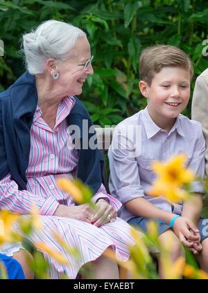 Grasten, Danemark. Le 25 juillet, 2015. La Reine danoise Margarethe et Prince Christian lors d'une séance de photos pendant leurs vacances d'été à Grasten, Danemark, 25 juillet 2015. Photo : Patrick van Katwijk/ POINT DE VUE - PAS DE CÂBLE - SERVICE/dpa/Alamy Live News Banque D'Images