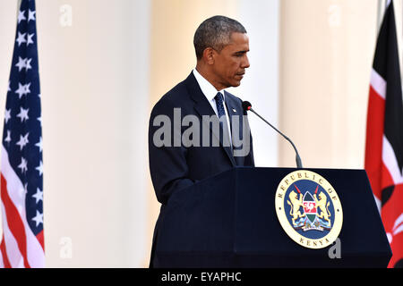 Nairobi, Kenya. Le 25 juillet, 2015. Le président des États-Unis, Barack Obama, assiste à une conférence de presse conjointe avec le président Kenyan Uhuru Kenyatta à Nairobi, Kenya, 25 juillet 2015. Le Kenya et les Etats-Unis le samedi ont réaffirmé leur engagement en matière de sécurité et de coopération dans la guerre contre le terrorisme pour empêcher de futures attaques terroristes dans les pays d'Afrique de l'Est. (Xinhua/Sun Ruibo) Credit : Xinhua/Alamy Live News Banque D'Images