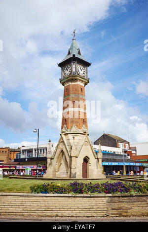 Tour de l'horloge du Jubilé de diamant de Lumley Skegness Lincolnshire UK Road Banque D'Images