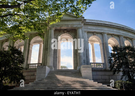 L'amphithéâtre d'entrée pour la tombe de soldat inconnu dans le cimetière d'Arlington en Virginie, USA Banque D'Images
