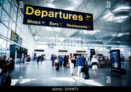 Aire de départ à l'aéroport de Stansted, Royaume-Uni Banque D'Images