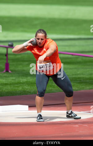 Londres, Royaume-Uni. Le 25 juillet, 2015. Anita MÁRTON (HUN) qui se font concurrence sur le lancer du poids, Diamond League jeux anniversaire Sainsbury's, Queen Elizabeth Olympic Park, Stratford, London, UK. Crédit : Simon Balson/Alamy Live News Banque D'Images