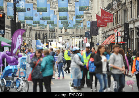 Regent Street, Londres, Royaume-Uni. 26 juillet 2015. Regent Street est fermé le dimanche en juillet pour le divertissement. © Matthieu Chattle/Ala Banque D'Images