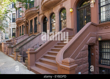 Maisons brownstone néo-romane à Hamilton Heights / West Harlem à New York. Banque D'Images