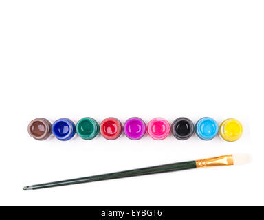 Bouteille avec pinceau couleur sur fond blanc Banque D'Images