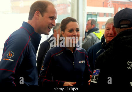 Southsea, Hampshire, Royaume-Uni. 26 juillet, 2015. Vues générales du site, visite royale et présentationles duchesse de Cambridge, Kate Middleton le patron royal de la Fiducie de 1851, accompagnée du duc de Cambridge, le Prince William à l'America's Cup World Series à Portsmouth. Credit : uknip/ Alamy Live News Banque D'Images