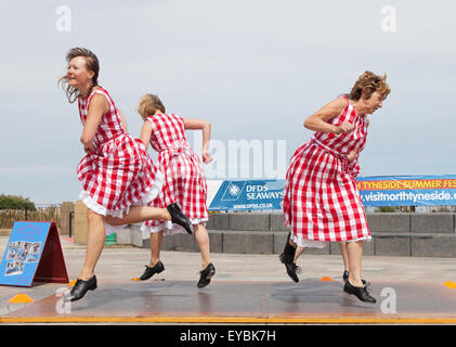 Whitley Bay UK. 26 juillet 2015. La danse des Appalaches par étape de cette façon à la Whitley Bay sous le dôme Festival, North Tyneside. Credit : imagerie Washington/Alamy Live News Banque D'Images