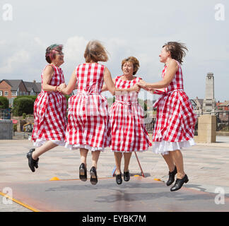 Whitley Bay UK. 26 juillet 2015. La danse des Appalaches par étape de cette façon à la Whitley Bay sous le dôme Festival, North Tyneside. Credit : imagerie Washington/Alamy Live News Banque D'Images