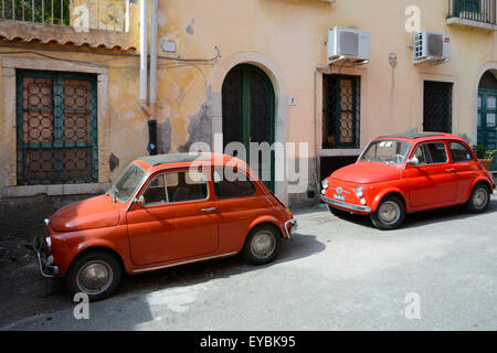 Fiat Cinquecento 500 classique à Taormina en Sicile, Italie Banque D'Images