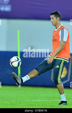 26 juillet 2015 - Guangzhou, Chine - l'avant du Real Madrid CRISTIANO RONALDO Real Madrid au cours de la session de formation au stade de Tianhe à Guangzhou, Chine du Sud. (Crédit Image : © Marcio Machado via Zuma sur le fil) Banque D'Images