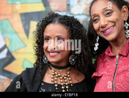 Perth, Ecosse, Royaume-Uni. 26 juillet, 2015. Dorothée chante au Festival de rembobinage Scone Palace Perth, Ecosse, UK,Dimanche 26 Juillet 2015 Photo : Derek Allan/Alamy Live News Banque D'Images