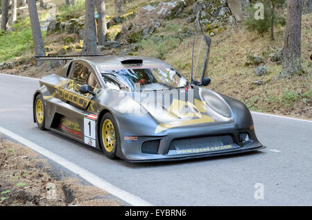 Canencia, Espagne. Le 25 juillet, 2015. Rally Championship de Madrid. La voiture gagnante, -Speed Voiture GTR EVO-, de Juan Castillo Fernandez, lors de l'ascension de la montagne col de Canencia, le 25 juillet 2015. Juan Castillo a remporté la course. Credit : Russet pomme/Alamy Live News Banque D'Images