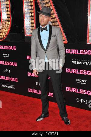 LOS ANGELES, CA - le 15 novembre 2010 : Matt Goss au Los Angeles premiere de "Burlesque" au Grauman's Chinese Theatre, à Hollywood. Banque D'Images