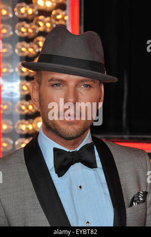 LOS ANGELES, CA - le 15 novembre 2010 : Matt Goss au Los Angeles premiere de "Burlesque" au Grauman's Chinese Theatre, à Hollywood. Banque D'Images