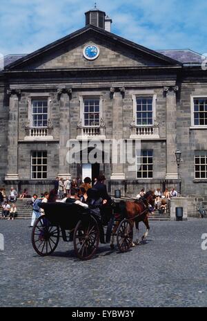 Trinity College, Dublin, Dublin, Irlande ; Bloomsday 1989 Banque D'Images