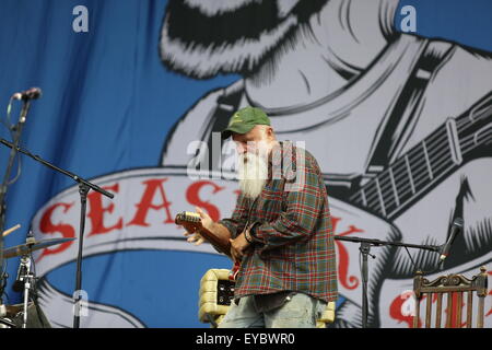 Maidstone, Kent, UK. 26 juillet, 2015. SeasickSteve vrai nom Steven Gene Wold, rendement au cours de Ramblin Man juste 2015, jour 2 festival de rock classique, country et blues à Mote Park, Maidstone, Angleterre le 26 juillet 2015. Photo par Glamourstock. Credit : swift-créatifs/Alamy Live News Banque D'Images