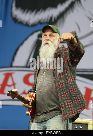 Maidstone, Kent, UK. 26 juillet, 2015. SeasickSteve vrai nom Steven Gene Wold, rendement au cours de Ramblin Man juste 2015, jour 2 festival de rock classique, country et blues à Mote Park, Maidstone, Angleterre le 26 juillet 2015. Photo par Glamourstock. Credit : swift-créatifs/Alamy Live News Banque D'Images