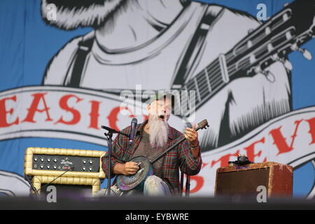 Maidstone, Kent, UK. 26 juillet, 2015. SeasickSteve vrai nom Steven Gene Wold, rendement au cours de Ramblin Man juste 2015, jour 2 festival de rock classique, country et blues à Mote Park, Maidstone, Angleterre le 26 juillet 2015. Photo par Glamourstock. Credit : swift-créatifs/Alamy Live News Banque D'Images