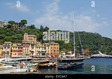 Harbourside dans le pittoresque village de pêcheurs de Portofino, sur la Riviera Italienne Banque D'Images