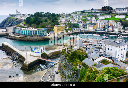 Vue sur le village. Village de Luarca. Les Asturies, Espagne, Europe. Banque D'Images