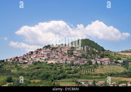 Le village de Compeyre, près de Millau, Aveyron, Midi-Pyrénées, France, Europe Banque D'Images