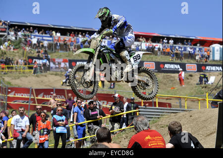 Loket, République tchèque. 26 juillet, 2015. Max Anstie de la Grande-Bretagne fait concurrence au cours du championnat du Monde FIM de Motocross MX2 en course à la catégorie motocross areal à Loket, République tchèque, le 26 juillet 2015. © Slavomir Kubes/CTK Photo/Alamy Live News Banque D'Images