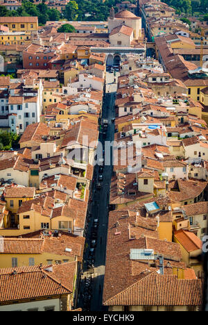 Toits en terre cuite de bâtiments traditionnels florentins. Florence, Italie. Banque D'Images