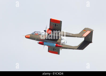 Sunderland, Royaume-Uni. Le 25 juillet, 2015. Une VO10 Bronco volant à l'Airshow de Sunderland, Juillet 2015 Crédit : Robert Cole/Alamy Live News Banque D'Images