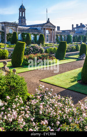 Vue des terrasses et de la chambre à Bowood dans le Wiltshire. Banque D'Images