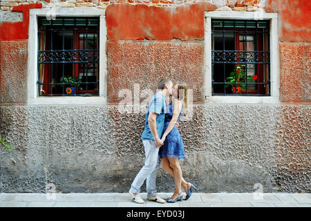 Couple romantique à Venise, Italie Banque D'Images