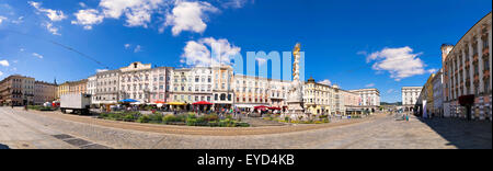 Panorama de la place principale de Linz, Autriche par temps ensoleillé en été Banque D'Images